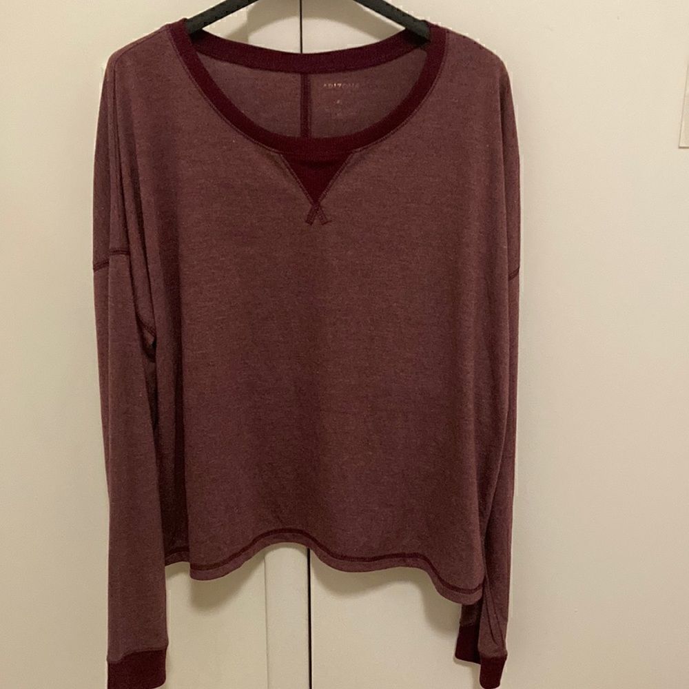 Arizona Jean Co NWT Women’s Long Sleeve Top in Dark Ruby. Size XL.
